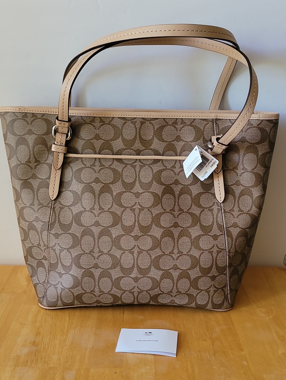 New COACH Peyton Signature Zip Top Tote F28365 - Picture 3 of 12